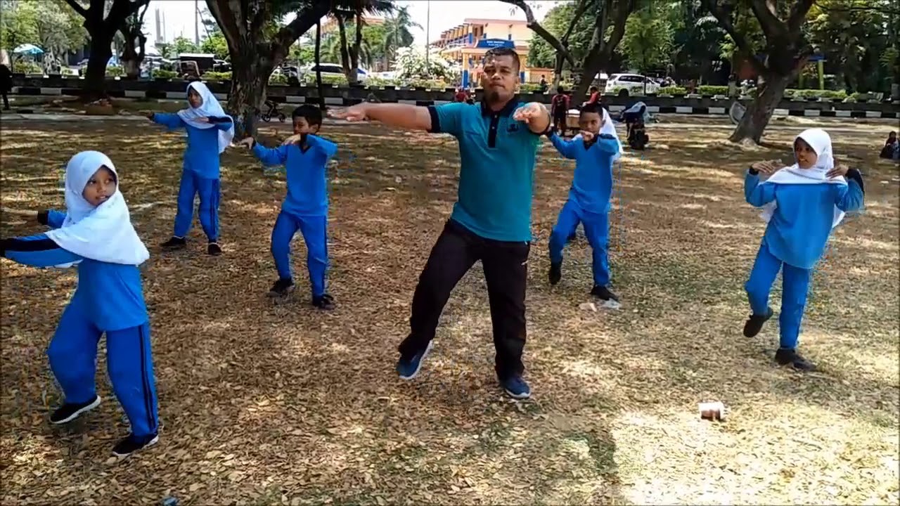 Senam Ria Indonesia Baru (SDN Aneuk Glee Aceh Besar) - YouTube