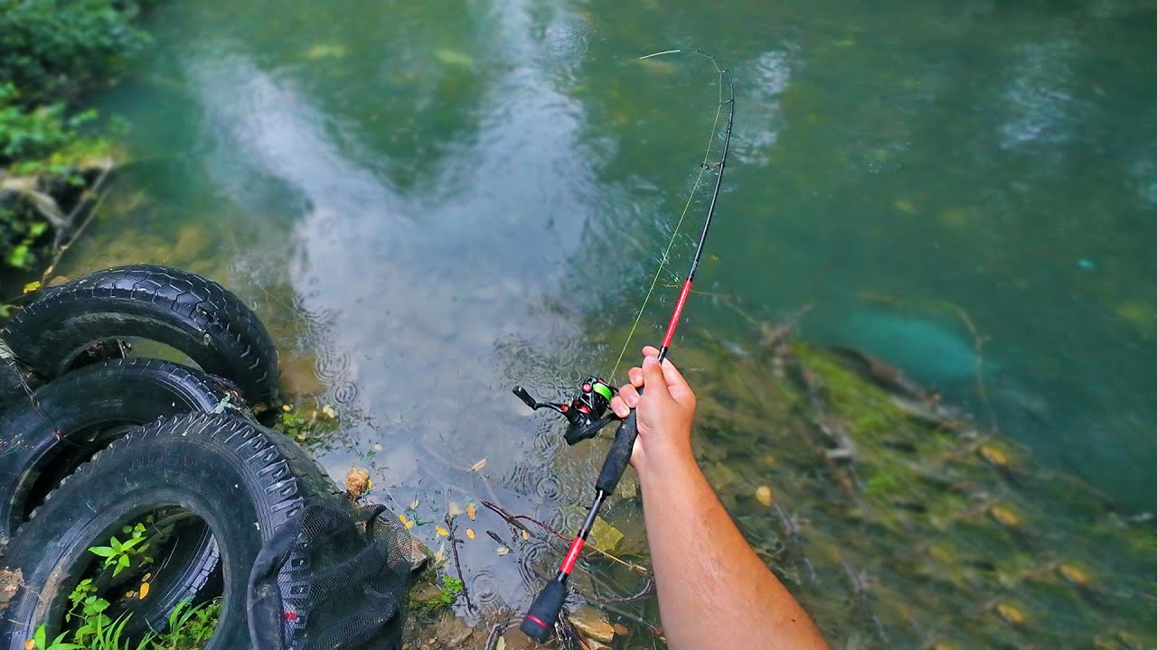 Ribolov Potočne Pastrmke Po KIŠI - AGRESIVNI UDARCI NA UL!