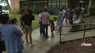 First day of preschool for USD 501’s Shaner Early Learning
13 News at Six
For more Local News from WIBW: https://www.wibw.com/
For more YouTube Content: https://www.youtube.com/channel/UCzcunT4izof8P3XjmbRd5IQ First day of preschool for USD 501’s Shaner Early Learning