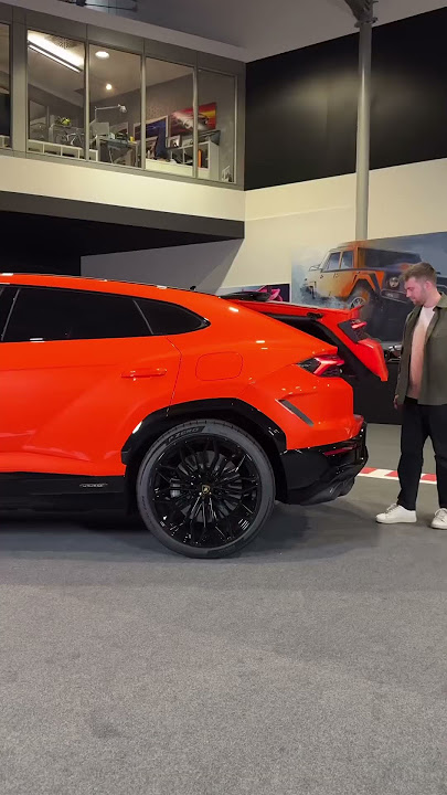 2025 #Lamborghini #Urus SE! 😨 Would you take it? 🧡