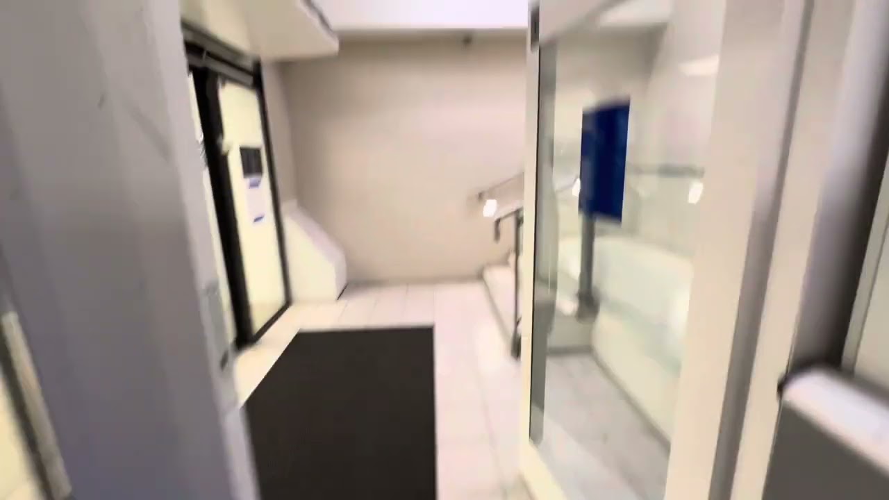 2014 Cibes A 5000 screw-drive platform elevator @ Postitalo, Kluuvi, Helsinki, Finland