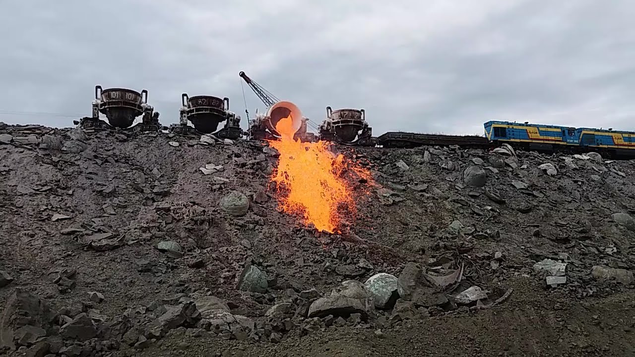 Кантовка шлаковозов с расплавленным шлаком.