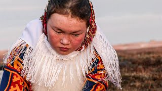 How the Vanuito family of reindeer herders lives in the northern village of Seyakha, Yamal