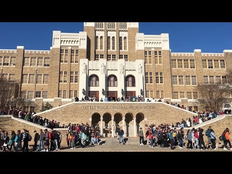 Видео: Защо Little Rock Nine отидоха в Central High?