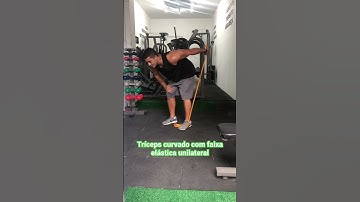 Tríceps curvado com faixa elástica unilateral - Prof. Matheus Gomes #shorts