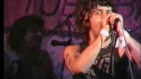 Peter and the Test Tube Babies - Alcohol (Live 1985)