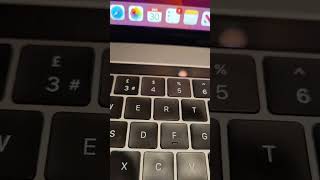 macbook pro 15 2018 screen flicker/lines issue & fix