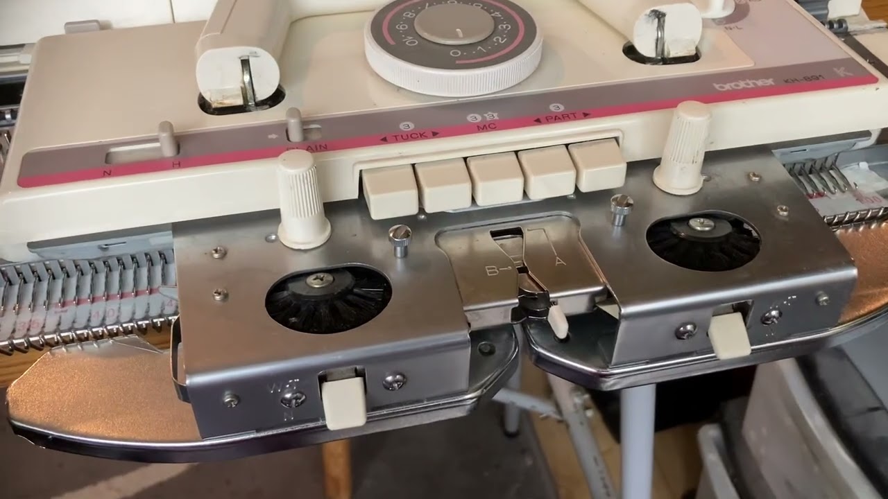 ブラザー編機　kh-891 Back to knitting: my brother kh- 891 knitting machine and singer