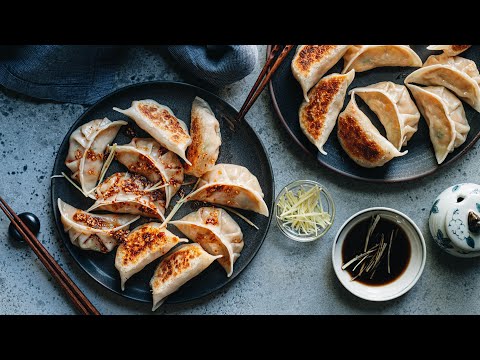 Chinese Chicken Dumplings (鸡肉饺子)