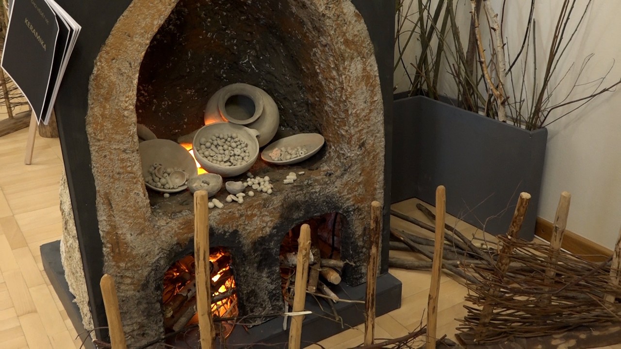 Ozdoby dávné doby a pohlednice