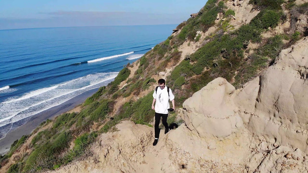Hiking to The Bunker at Blacks Beach - YouTube