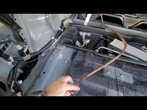 2001-2007 Toyota Highlander Sunroof Leaking Into Cabin Easy Fix! - YouTube