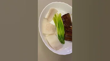 Синекорый Палтус. Как думаете что получилось вкуснее? Под соусом или просто филе палтуса с солью?