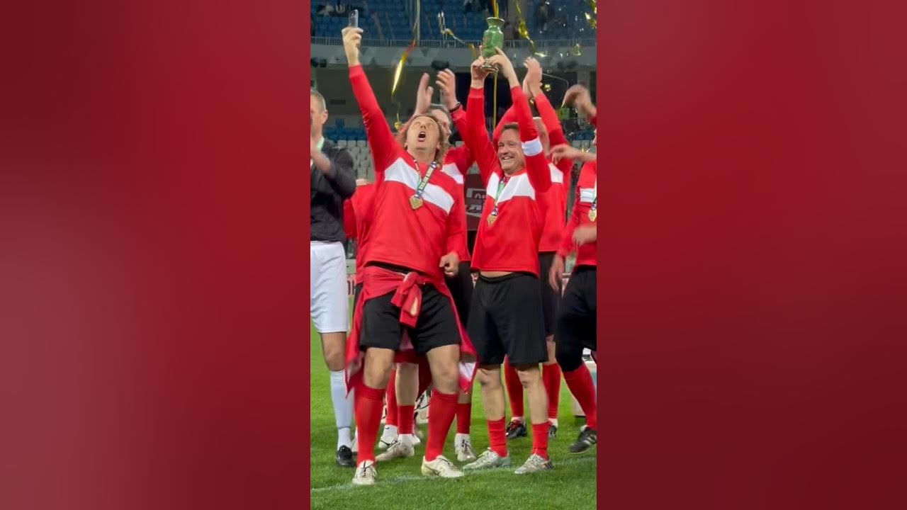 2 победы футбол. Сборная сербии 2021. Выезд на футбол. 2 победы футбол. Arsenal 2023.