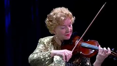 Shirley Givens plays Kreisler's "Schn Rosmarin" Live