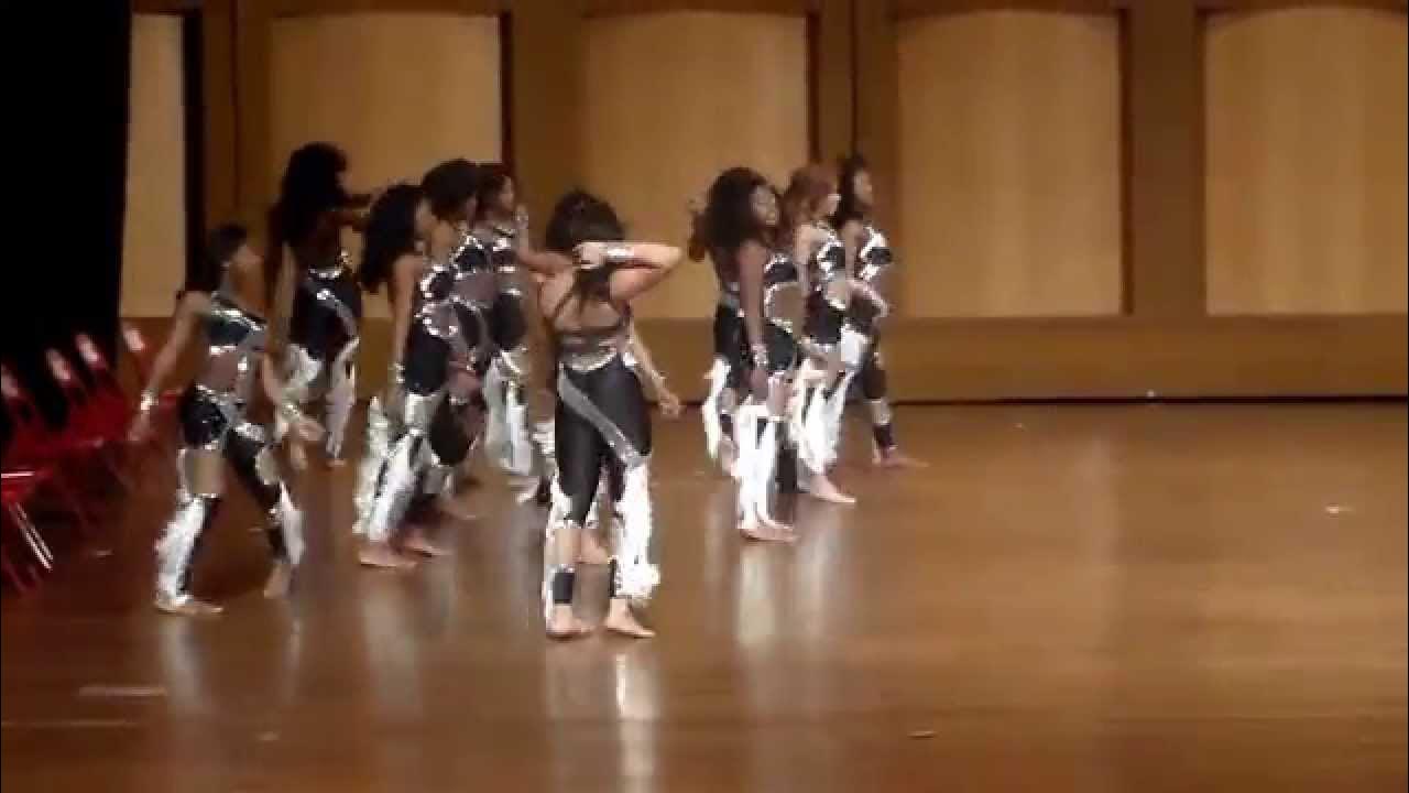 Dancing Dolls vs. Purple Diamonds Battle Royale 2015 (Fast Stands