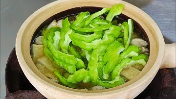 Món canh khổ qua,,,, nấu với chả cá và trứng bắc thảo,,,, món canh thanh mát,,,,,