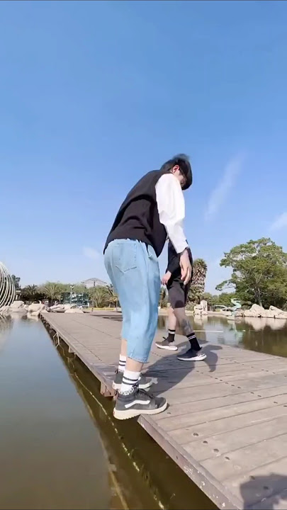 Can You Spot What Everyone Missed? πππ€·ββοΈ #moments #respect #impossible #shorts