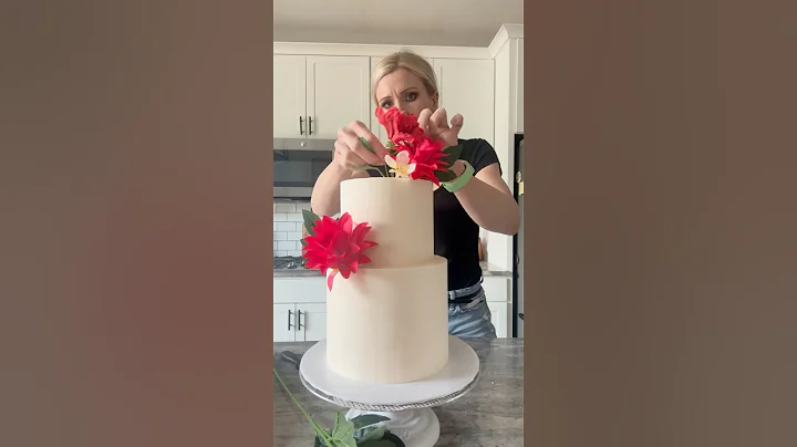 How to make a 2 tiered buttercream wedding cake ❤️ #shorts #howto