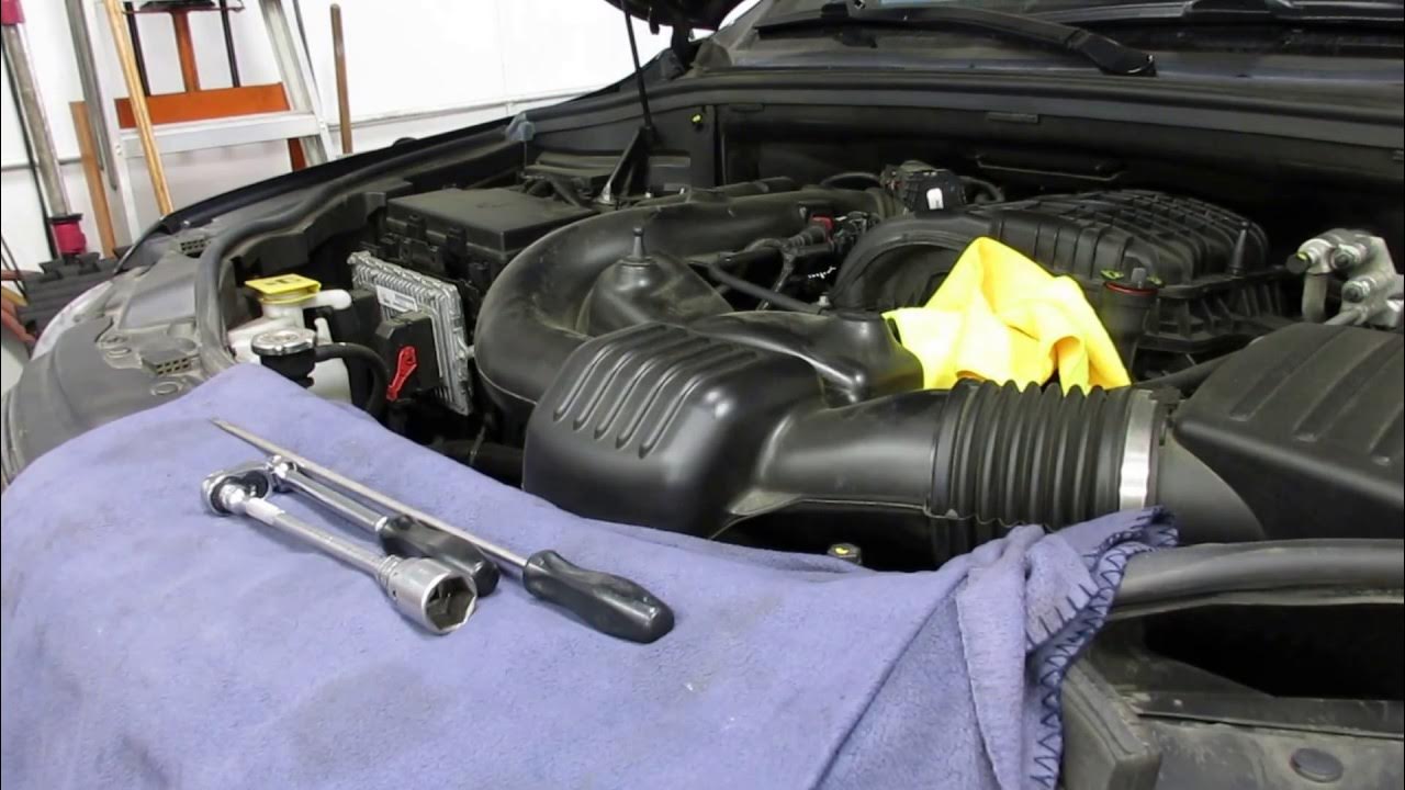 Replacing the Oil Filter on a Jeep Grand Cherokee 3.6 liter - YouTube