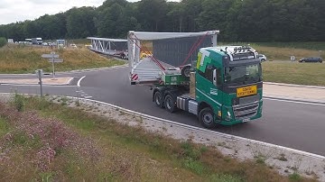 Convois Thevenon et Fontan, 2 morceaux de passerelle de 31,5m, Copyright Manugo