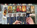 Se le escapó tu nombre hablando con otra persona ? Con quién ? Cómo fue? Tarot interactivo del amor