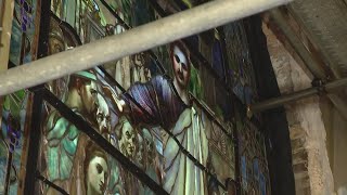 Tiffany stained-glass window reinstalled at historic Chicago church screenshot 3