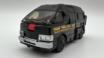 Legacy Deluxe Class DK-2 Guard Transformers Toy Robot Video