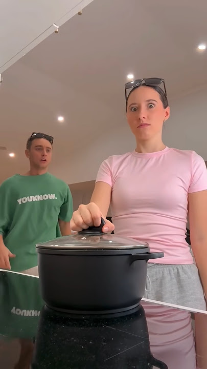 Cooking with your gf be like๐งโ๐ฆณ๐ฅ๐๐๐คฃ๐...shorts