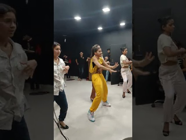 dance practice  for jaanleva song v production siya dynamic class=