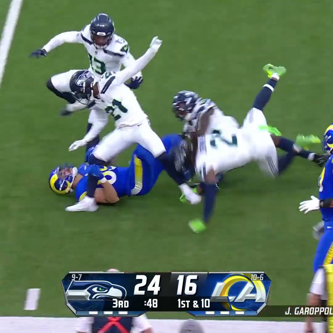 Tyler Higbee catches for a 13-yard Gain vs. Seattle Seahawks