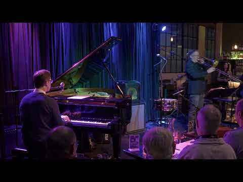 The Bylines ft John Moak - "Like Someone In Love" - The 1905