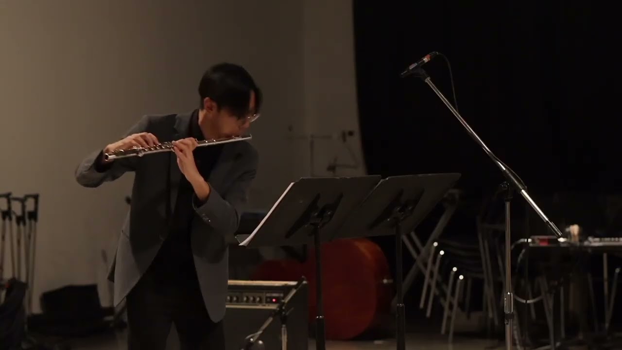 CHONG Kee Yong - The lost psalm of the abyss, for flute solo auf YouTube ansehen CHONG Kee Yong - The lost psalm of the abyss, for flute solo auf YouTube ansehen