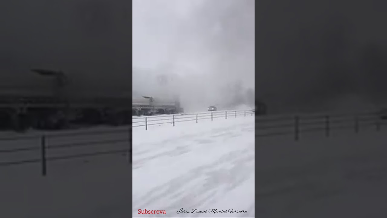 Acidente grave na neve envolve carros e camiões...