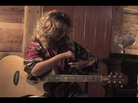 Vicki Genfan - Luna Guitar Give Away
