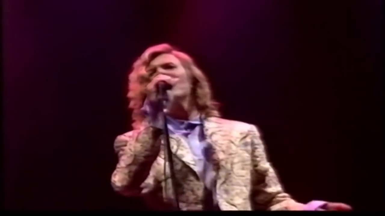 David Bowie ~ Changes ~ Live 2000 @ Glastonbury Festival - YouTube
