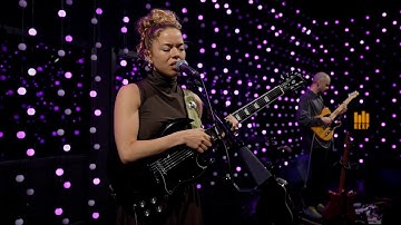 Nilüfer Yanya - Binding (Live on KEXP)