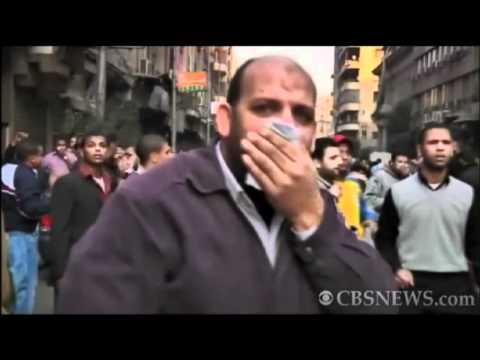 Anti-Gov't Protesters Clash with Police in Cairo