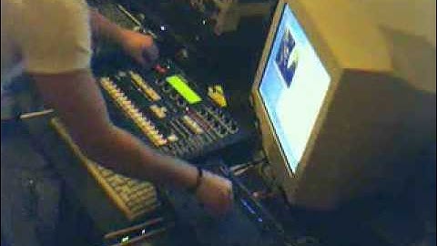 How To Mix Tracks With No Turntables Or CD Players