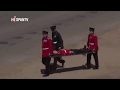 guardia britanico se desmaya en ceremonia de la reina isabel II