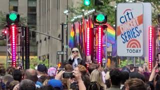 Kim Petras performing A Thousand Pieces at the Today Show Concert Series at Rockefeller Center in NY Resimi