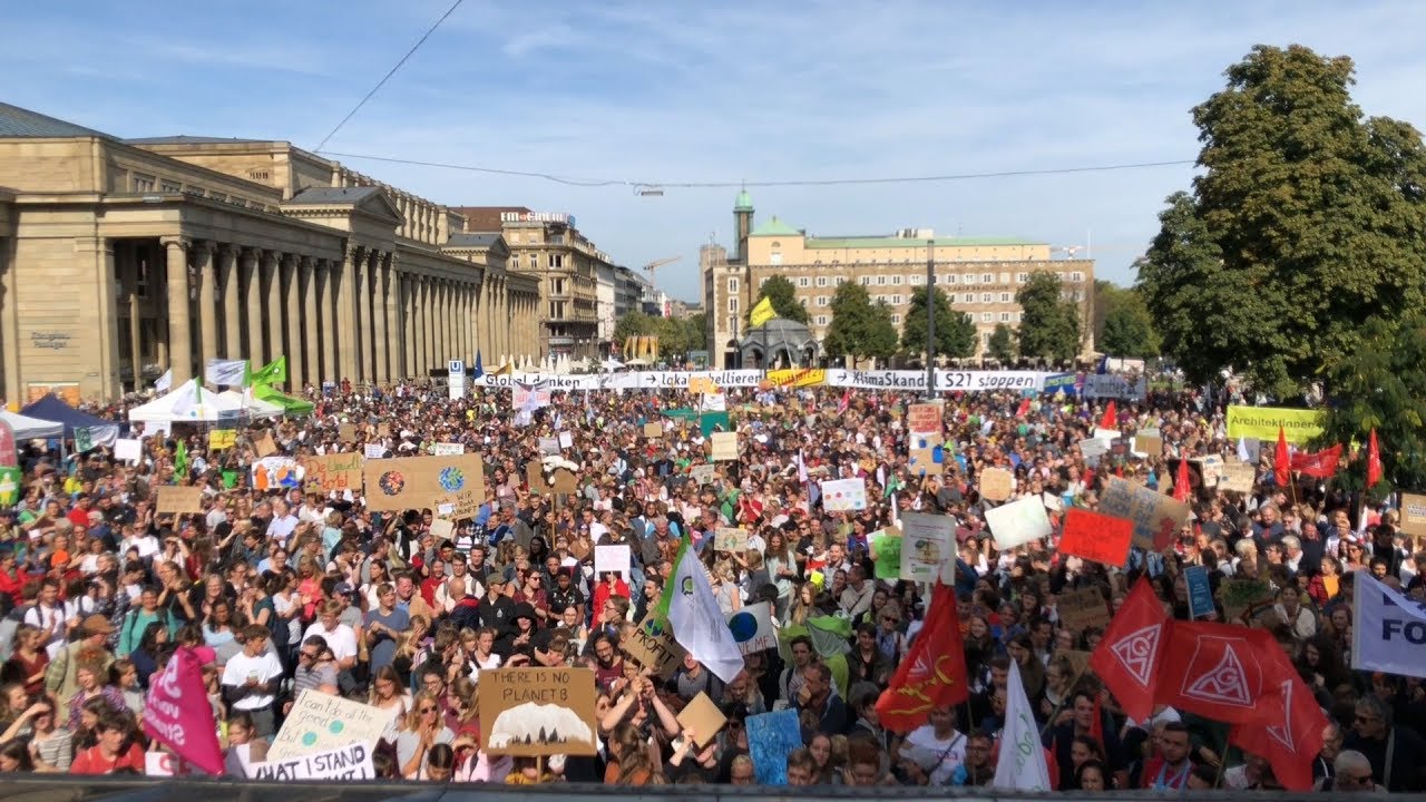 Fridays for Future Klimademo. Marsch durch Klagenfurt.