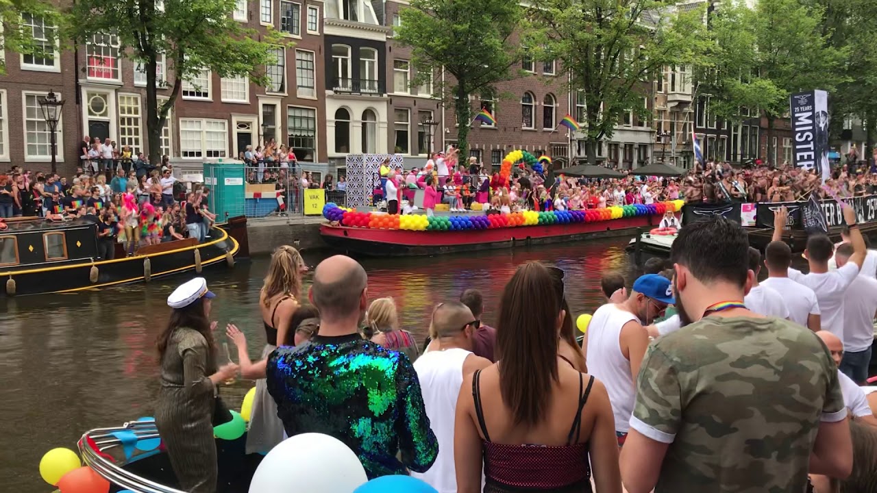 Pride Amsterdam Canal Parade Prinsengracht Op 3 Augustus 2019 Mr B Boot Mensen In Leer