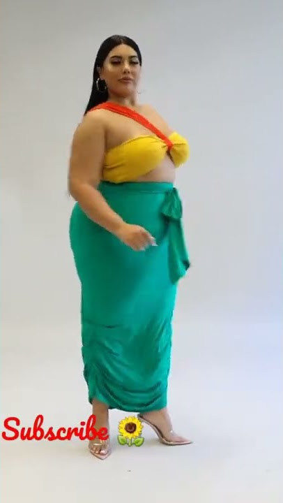 Woow ! Boom💥 it's 🔥 Heart ❤ breaking style. 💔 Glamorous plus size beauty in latest design dress.