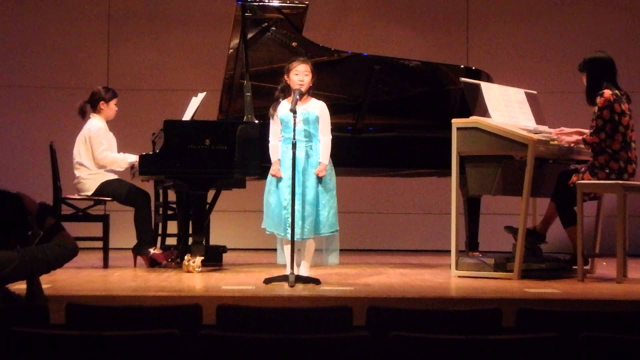8yrs Girl Sings Let It Go On The Stage YouTube 8yrs-girl-sings-let-it-go-on-the-stage-youtube