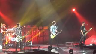 Video thumbnail of "5 Seconds of Summer - Catch Fire Manchester 22.04.16"