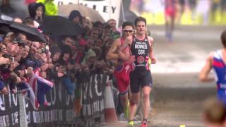 Crazy sprint finish between Javier Gomez & Jonathan Brownlee