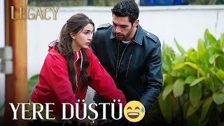 Ali, Duygu'ya bisiklet sürmeyi öğretiyor 🚲 | Emanet 278.  Resimi