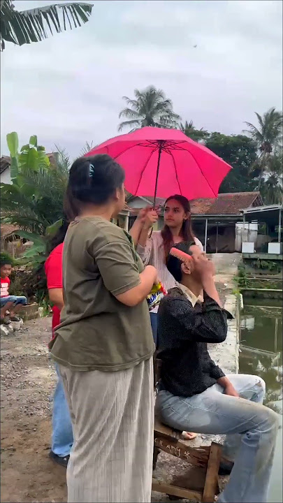 olo olo pisan hoyong  di suapin #comedy #lucu