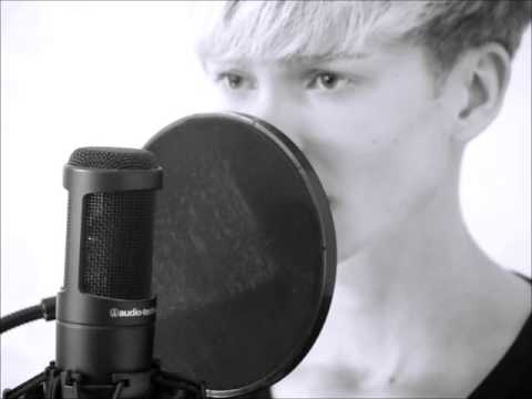 Leona Lewis-Run (Cover by Moritz Bierbaum, live)